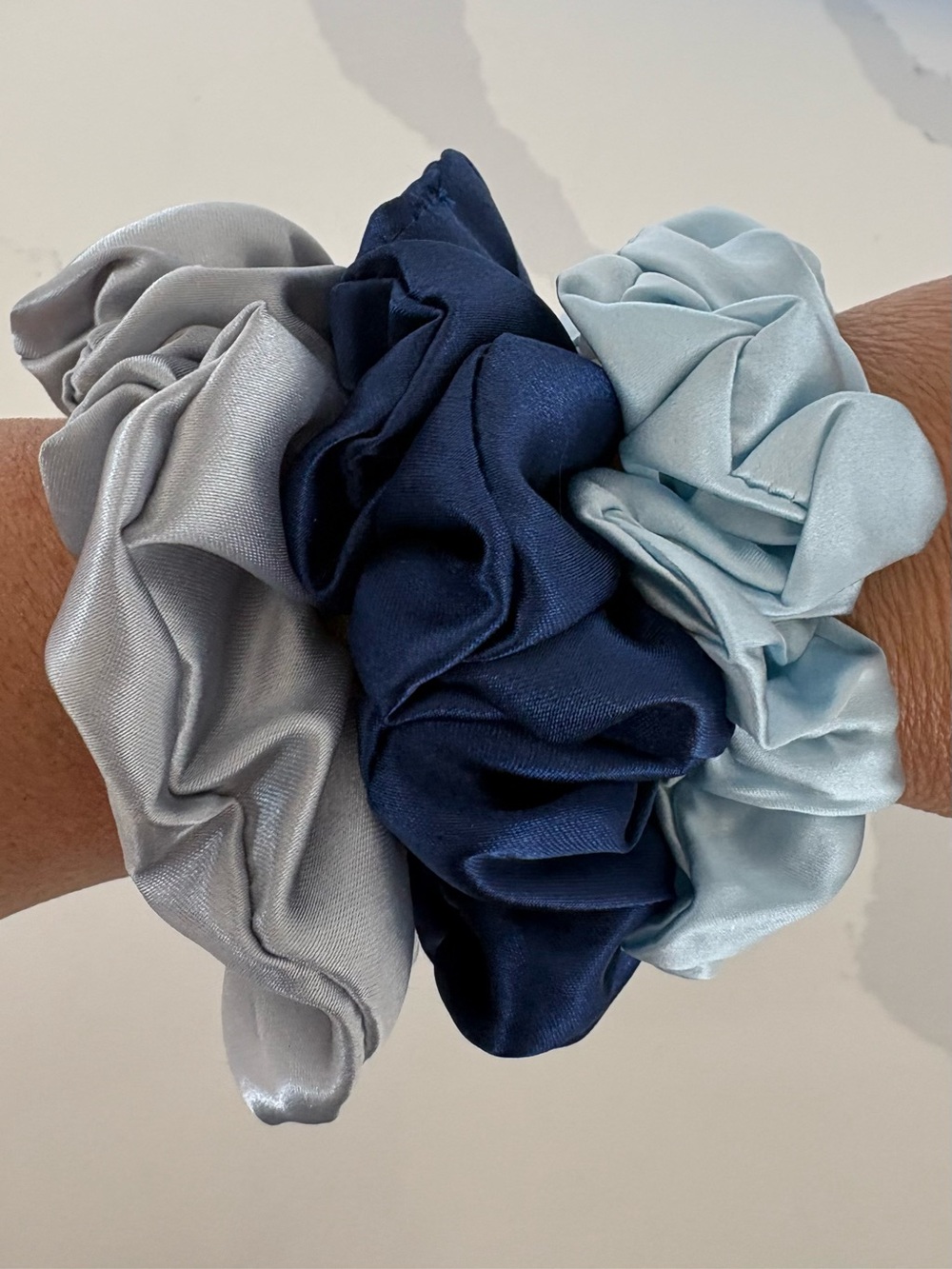 Set of 3 scrunchies satin new Navy, light blue, silver